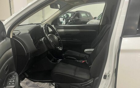 Mitsubishi Outlander III рестайлинг 3, 2015 год, 1 599 000 рублей, 7 фотография