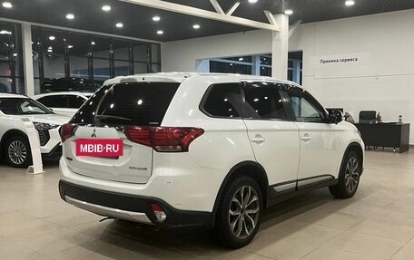 Mitsubishi Outlander III рестайлинг 3, 2015 год, 1 599 000 рублей, 4 фотография