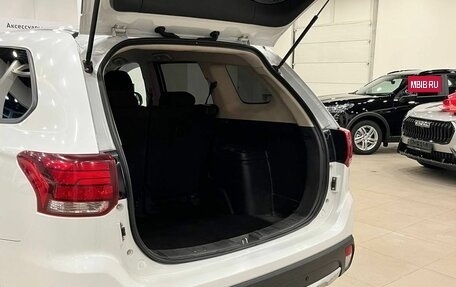 Mitsubishi Outlander III рестайлинг 3, 2015 год, 1 599 000 рублей, 19 фотография