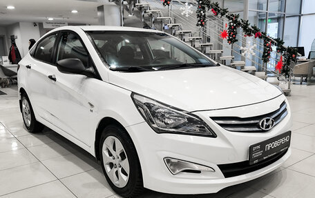 Hyundai Solaris II рестайлинг, 2015 год, 999 000 рублей, 3 фотография