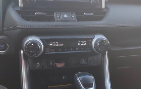 Toyota RAV4, 2020 год, 3 350 000 рублей, 10 фотография