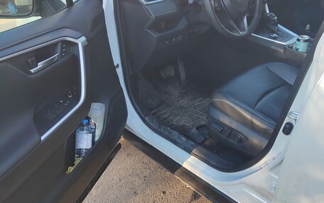 Toyota RAV4, 2020 год, 3 350 000 рублей, 9 фотография