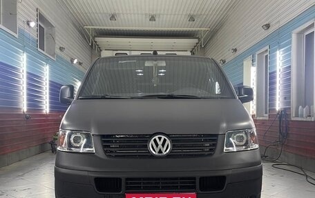 Volkswagen Transporter T5 рестайлинг, 2003 год, 1 600 000 рублей, 1 фотография