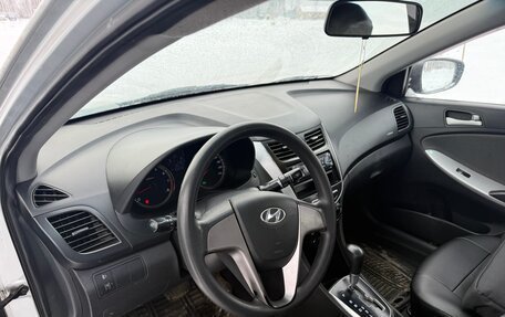 Hyundai Solaris II рестайлинг, 2012 год, 420 000 рублей, 7 фотография