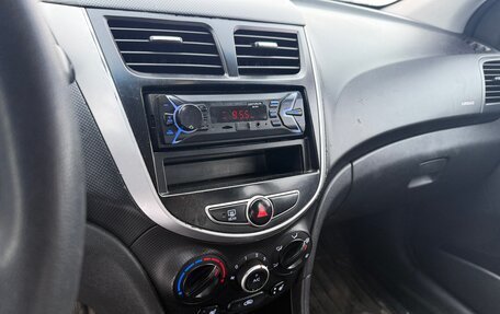 Hyundai Solaris II рестайлинг, 2012 год, 420 000 рублей, 8 фотография