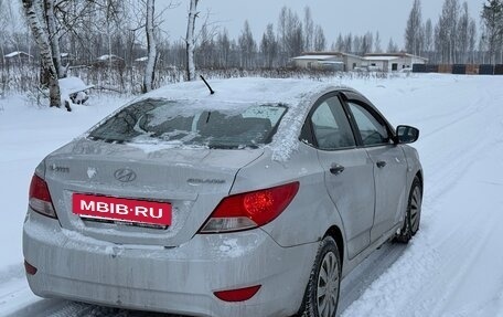 Hyundai Solaris II рестайлинг, 2012 год, 420 000 рублей, 4 фотография