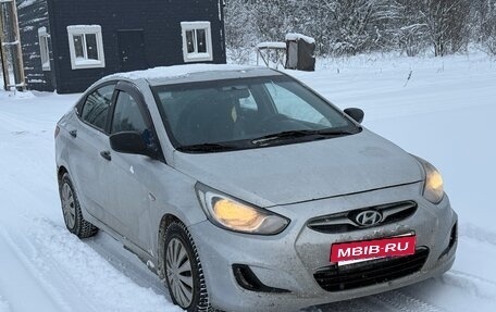 Hyundai Solaris II рестайлинг, 2012 год, 420 000 рублей, 3 фотография