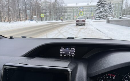 Toyota Voxy III, 2018 год, 2 350 000 рублей, 24 фотография