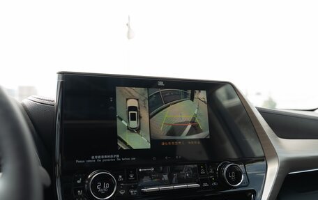 Toyota Highlander, 2025 год, 6 190 000 рублей, 10 фотография