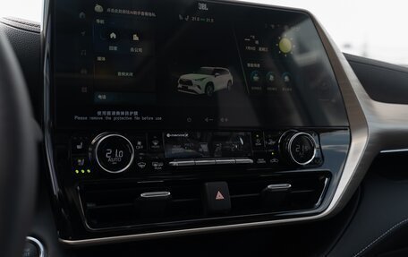 Toyota Highlander, 2025 год, 6 190 000 рублей, 12 фотография