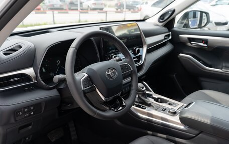 Toyota Highlander, 2025 год, 6 190 000 рублей, 20 фотография