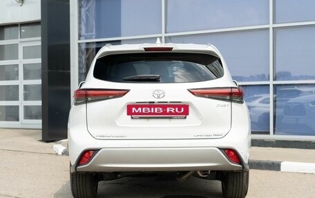 Toyota Highlander, 2025 год, 6 190 000 рублей, 37 фотография