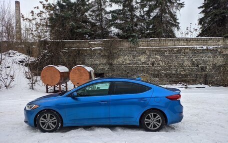 Hyundai Elantra VI рестайлинг, 2017 год, 1 300 000 рублей, 5 фотография