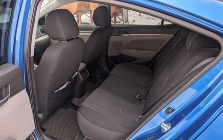 Hyundai Elantra VI рестайлинг, 2017 год, 1 300 000 рублей, 8 фотография