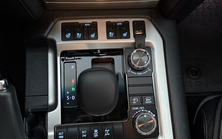 Toyota Land Cruiser 200, 2015 год, 5 500 000 рублей, 23 фотография