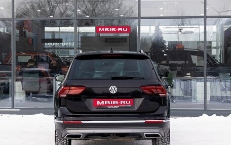 Volkswagen Tiguan II, 2018 год, 3 100 200 рублей, 4 фотография