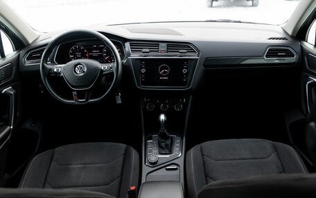 Volkswagen Tiguan II, 2018 год, 3 100 200 рублей, 16 фотография