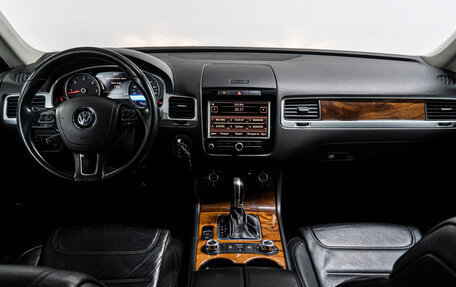 Volkswagen Touareg III, 2010 год, 2 299 000 рублей, 19 фотография