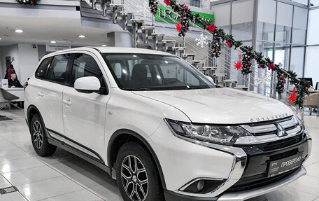 Mitsubishi Outlander III рестайлинг 3, 2017 год, 2 099 000 рублей, 3 фотография