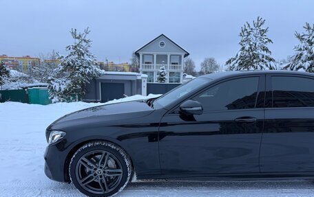 Mercedes-Benz E-Класс, 2019 год, 2 950 000 рублей, 3 фотография