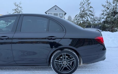 Mercedes-Benz E-Класс, 2019 год, 2 950 000 рублей, 4 фотография