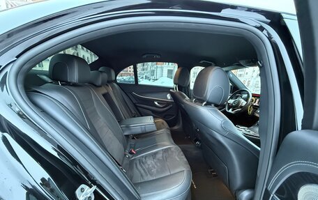 Mercedes-Benz E-Класс, 2019 год, 2 950 000 рублей, 16 фотография