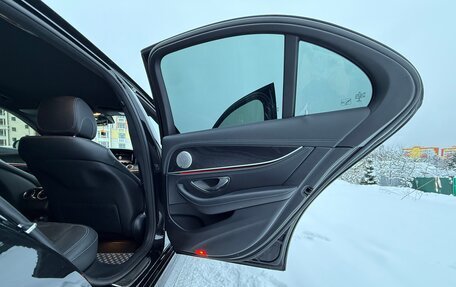 Mercedes-Benz E-Класс, 2019 год, 2 950 000 рублей, 18 фотография