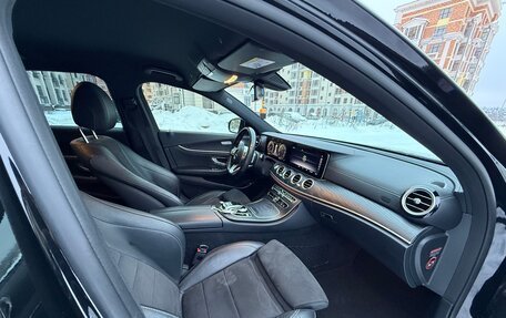 Mercedes-Benz E-Класс, 2019 год, 2 950 000 рублей, 17 фотография