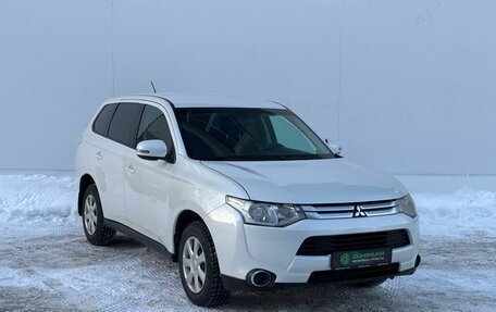 Mitsubishi Outlander III рестайлинг 3, 2014 год, 1 155 000 рублей, 3 фотография