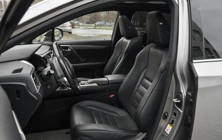 Lexus RX IV рестайлинг, 2019 год, 5 400 000 рублей, 14 фотография