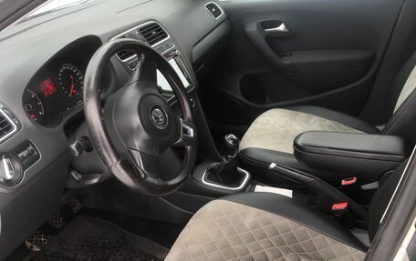 Volkswagen Polo VI (EU Market), 2013 год, 680 000 рублей, 3 фотография