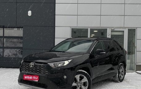 Toyota RAV4, 2019 год, 2 999 000 рублей, 1 фотография