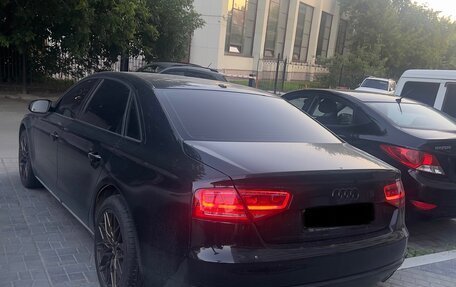 Audi A8, 2012 год, 1 500 000 рублей, 2 фотография