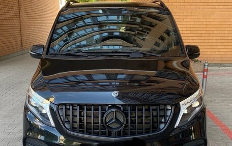 Mercedes-Benz V-Класс, 2019 год, 4 799 000 рублей, 2 фотография