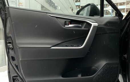 Toyota RAV4, 2019 год, 2 999 000 рублей, 12 фотография