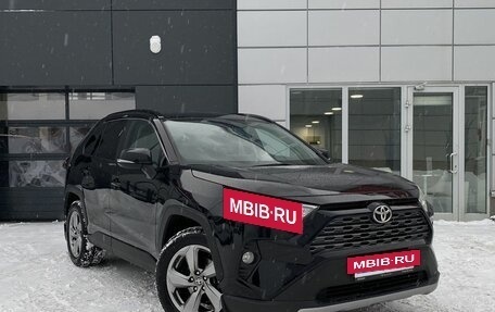 Toyota RAV4, 2019 год, 2 999 000 рублей, 3 фотография