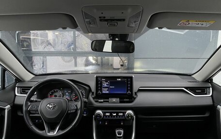 Toyota RAV4, 2019 год, 2 999 000 рублей, 14 фотография