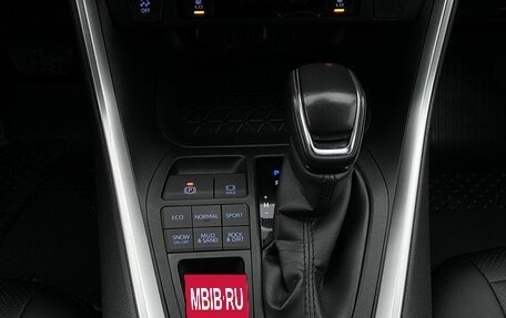 Toyota RAV4, 2019 год, 2 999 000 рублей, 21 фотография