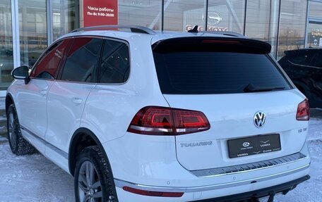 Volkswagen Touareg III, 2017 год, 2 990 000 рублей, 7 фотография