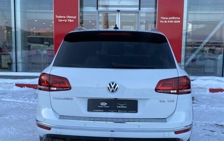 Volkswagen Touareg III, 2017 год, 2 990 000 рублей, 5 фотография