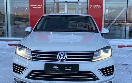 Volkswagen Touareg III, 2017 год, 2 990 000 рублей, 2 фотография