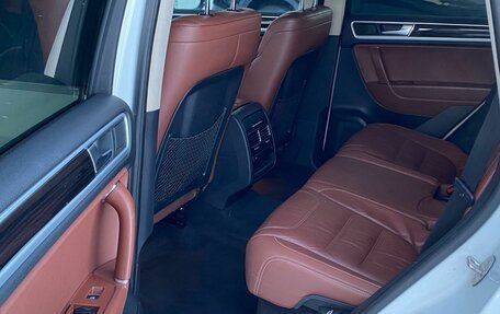 Volkswagen Touareg III, 2017 год, 2 990 000 рублей, 15 фотография