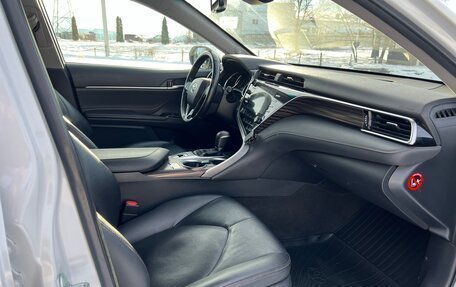 Toyota Camry, 2019 год, 2 790 000 рублей, 8 фотография