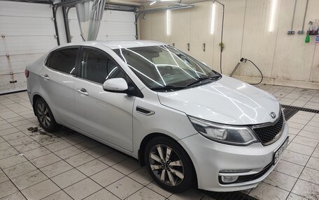 KIA Rio III рестайлинг, 2015 год, 740 000 рублей, 2 фотография