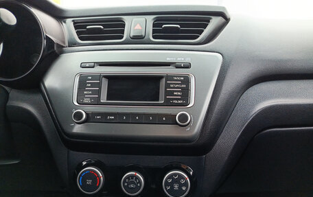 KIA Rio III рестайлинг, 2015 год, 1 000 000 рублей, 18 фотография