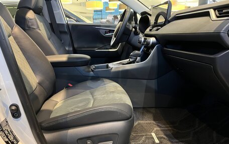 Toyota RAV4, 2025 год, 4 490 000 рублей, 13 фотография