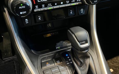 Toyota RAV4, 2025 год, 4 490 000 рублей, 12 фотография