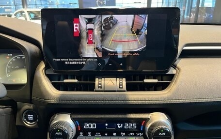 Toyota RAV4, 2025 год, 4 490 000 рублей, 8 фотография