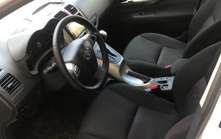 Toyota Auris II, 2011 год, 975 000 рублей, 9 фотография