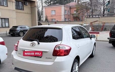Toyota Auris II, 2011 год, 975 000 рублей, 3 фотография